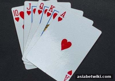亚洲博彩论坛揭秘：桌游动态变化与推荐好友奖金的策略组合