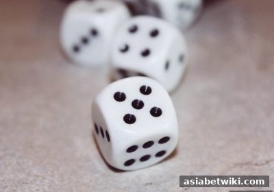 亚洲博彩论坛深度解析：极速时时彩与北京赛车的实战技巧及阵容策略